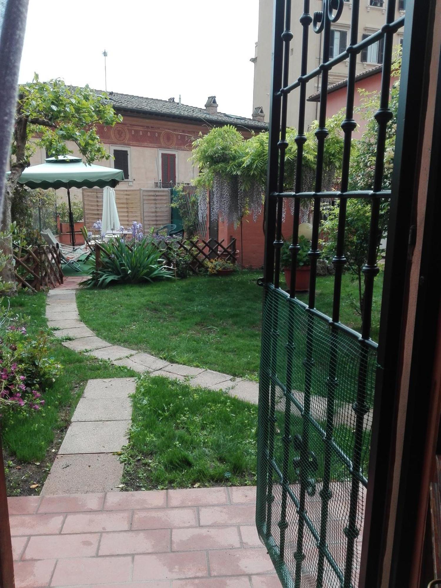 Al Giardino Di Alice Panzió Perugia Kültér fotó